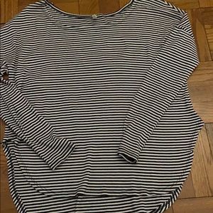 Black and White Long Sleeve Loose Striped shirt!